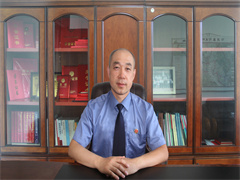 陈    旭